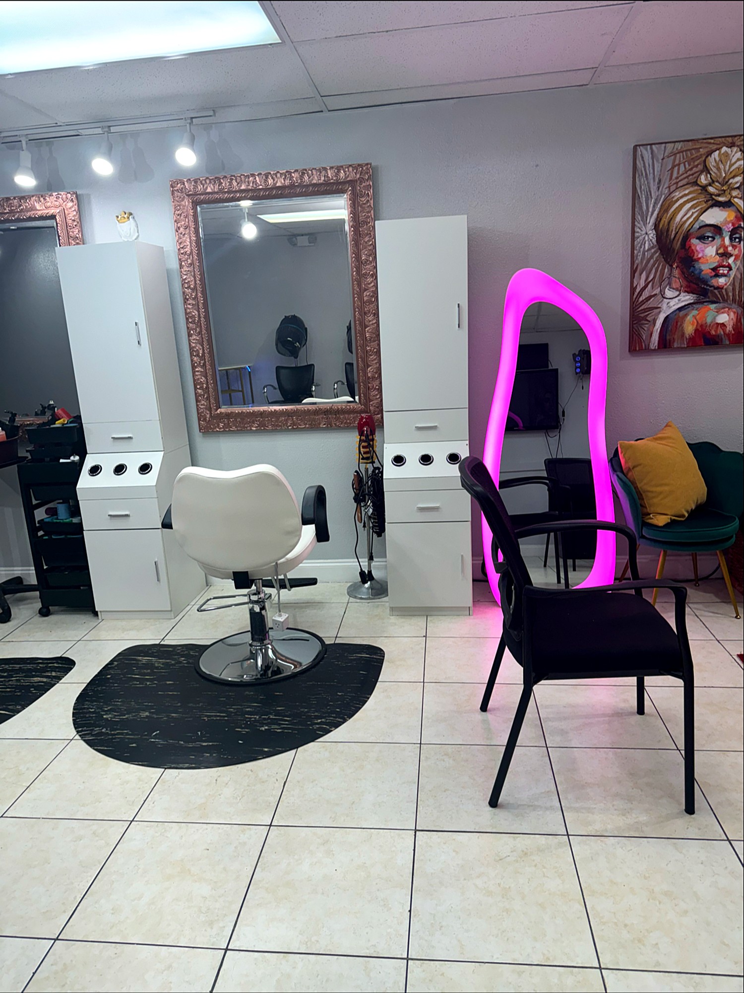 Styling Station — hair by Dominican Hairdresser Johanny