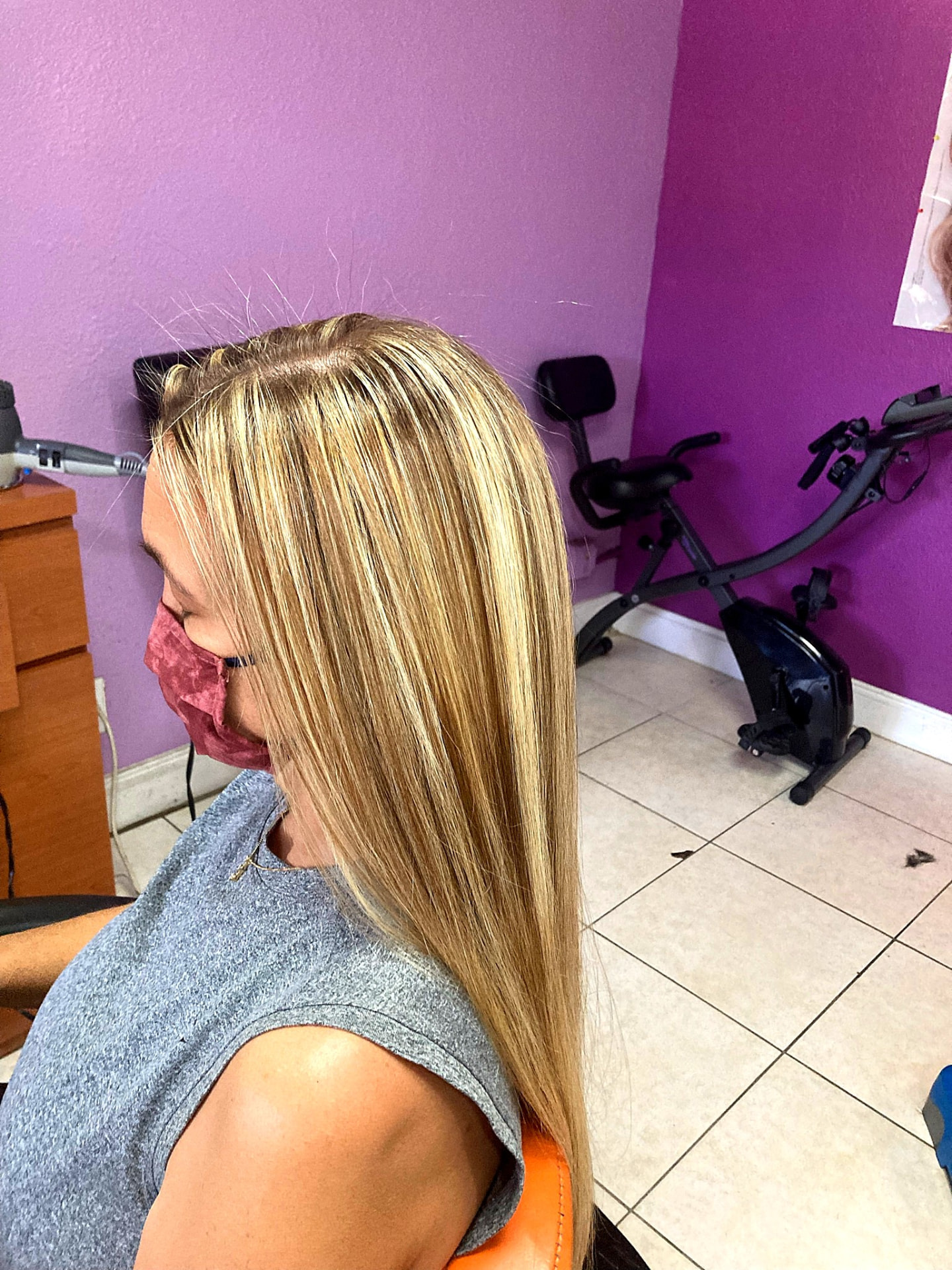 Blonde Highlights — hair by Dominican Hairdresser Johanny